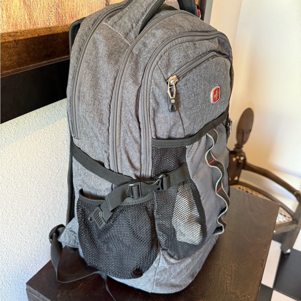 SwissGear Charcoal and Black Men's Backpack plastic is still on some metal - Picture 7 of 9